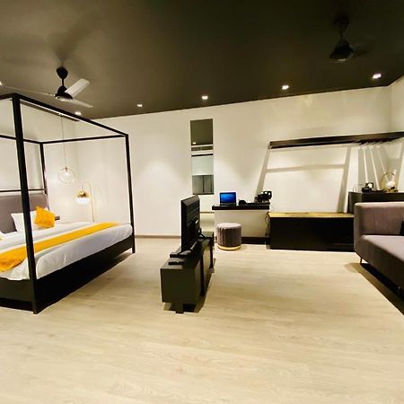 Madhav'S Lap Of Luxury Hotel Moradabad Exterior photo